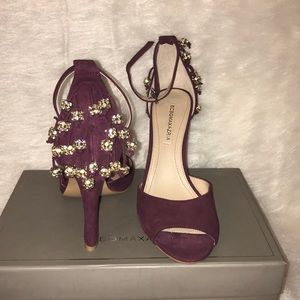 *NWOB* BCBG “Adelina” Suede Eve Sandals